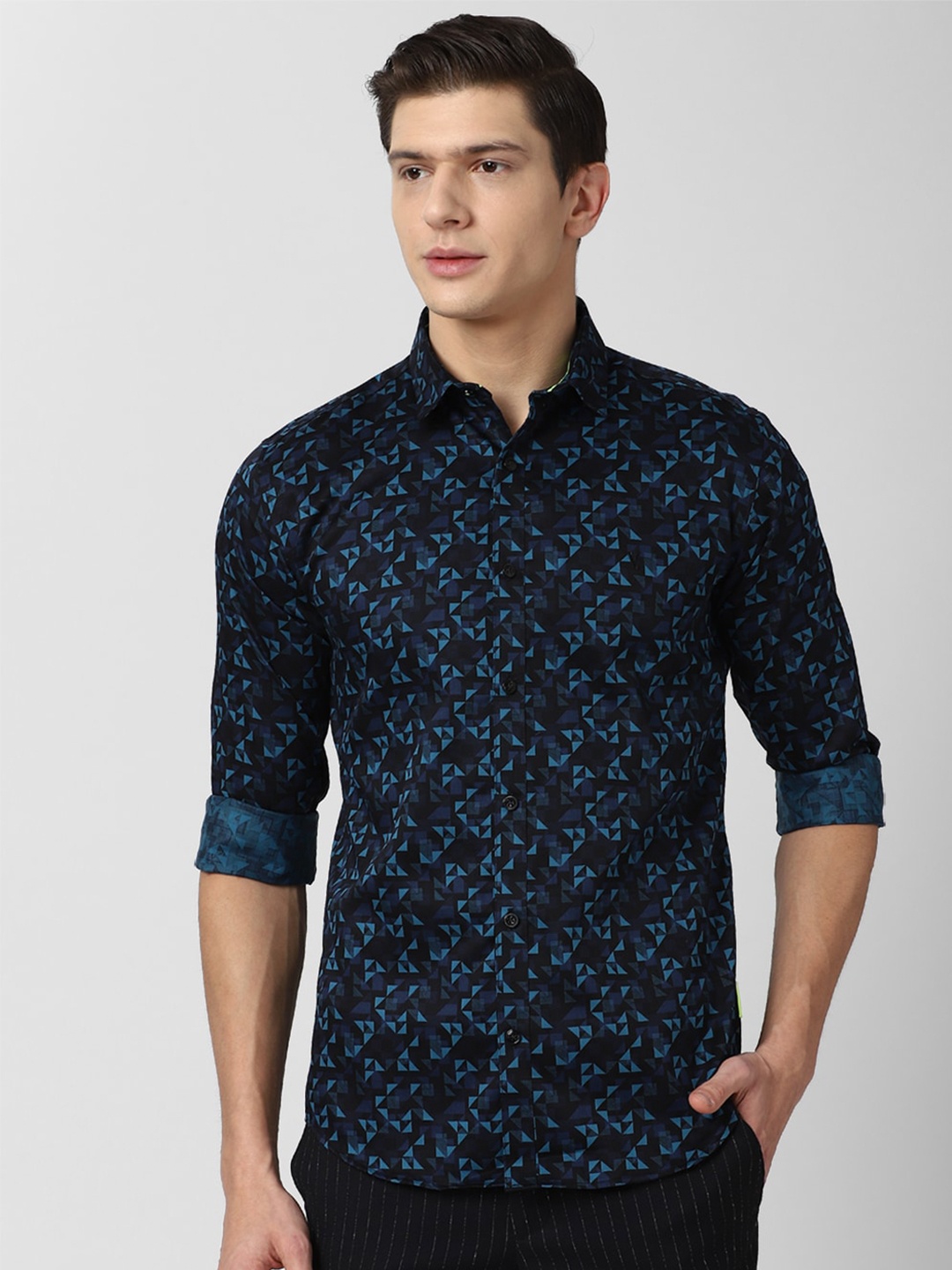 

V Dot Men Blue Slim Fit Printed Cotton Casual Shirt