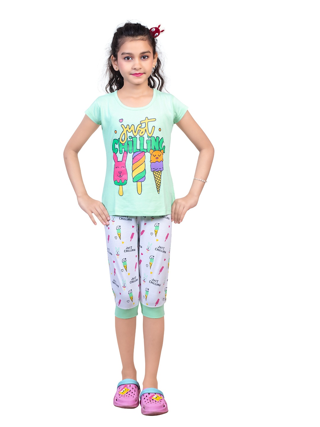 

Nottie Planet Girls Green & Grey Printed Night Suit