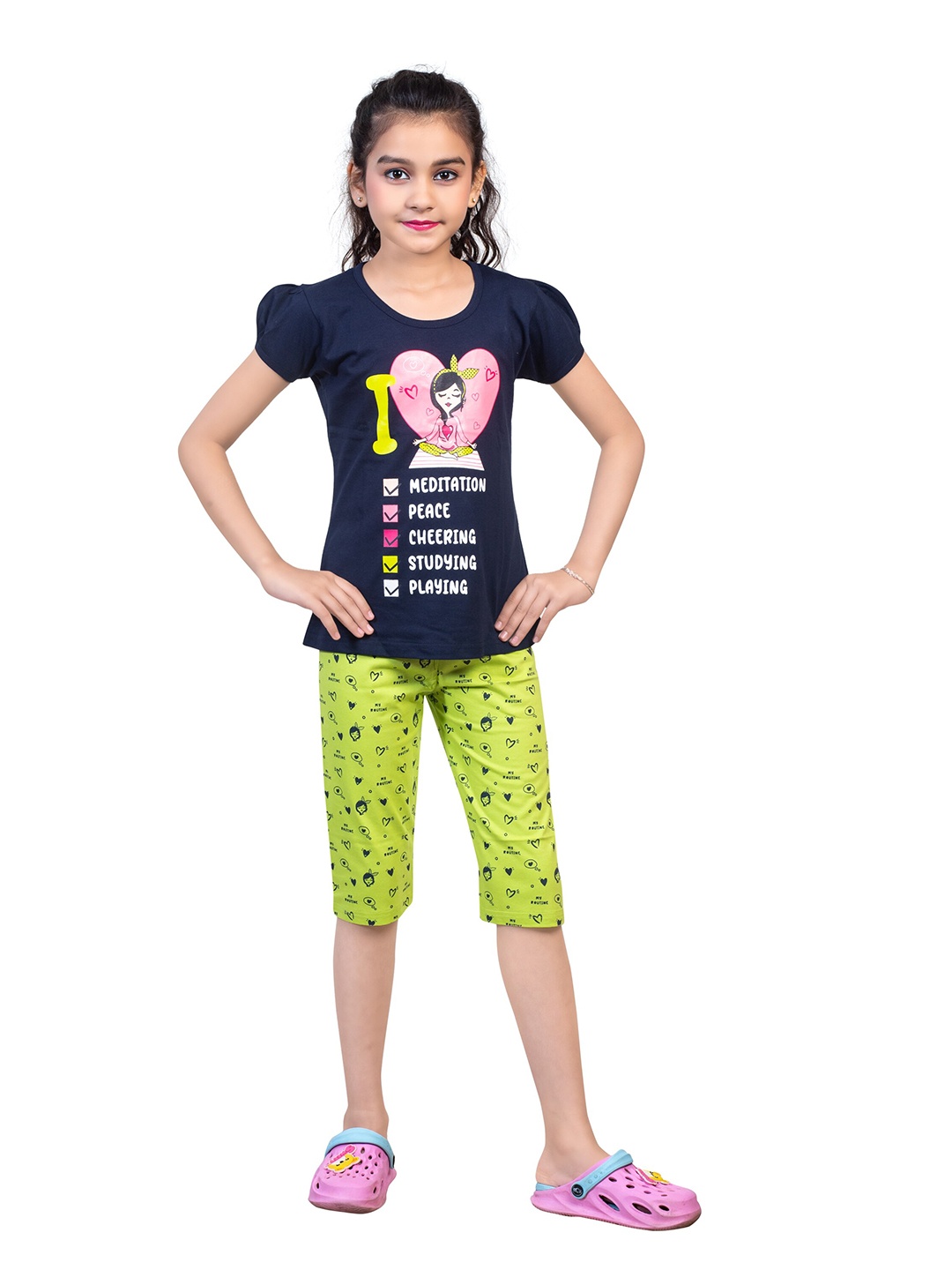 

Nottie Planet Girls Navy Blue & Green Printed Night Suit