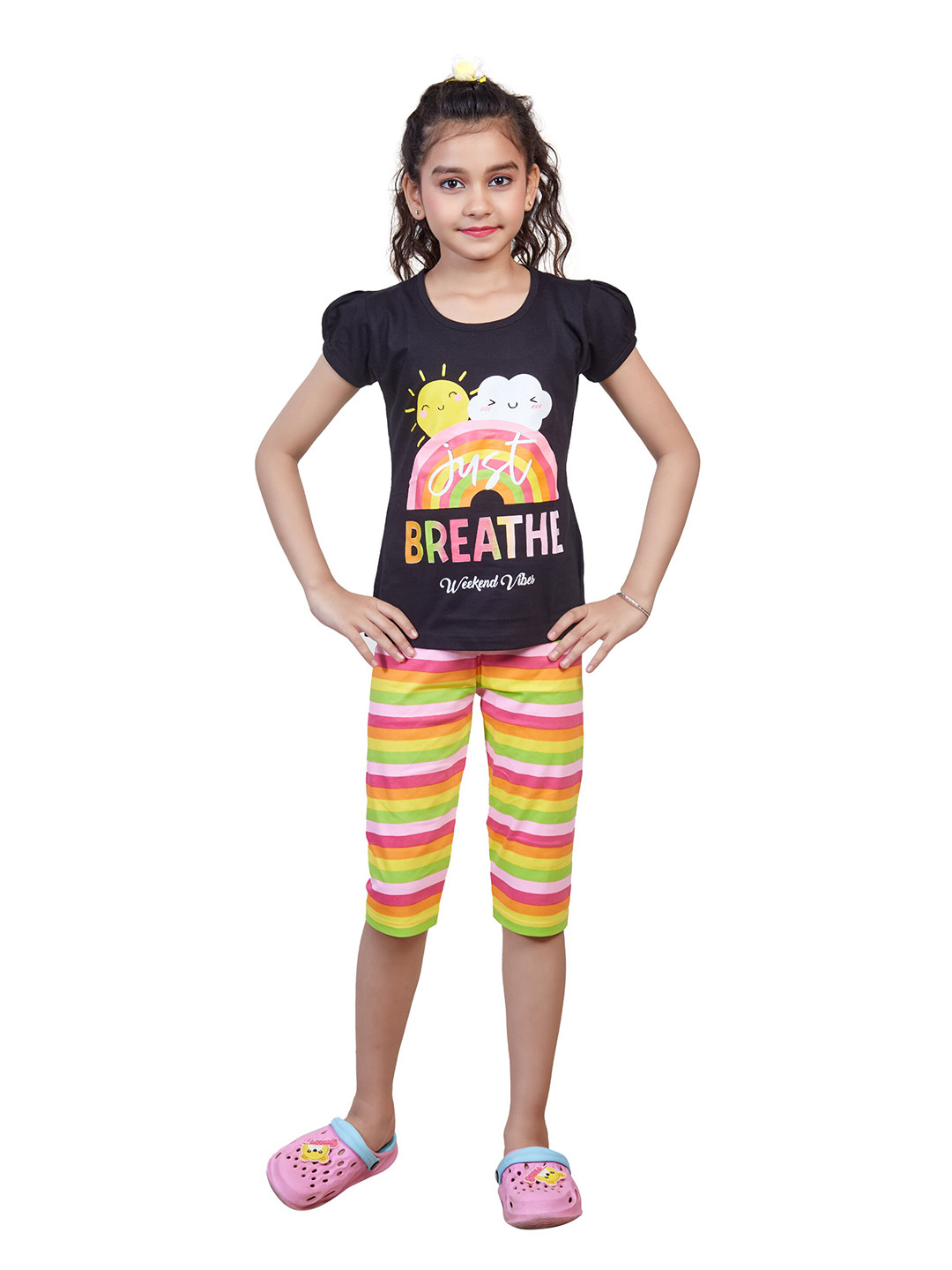 

Nottie Planet Girls Black & Yellow Printed Night Suit