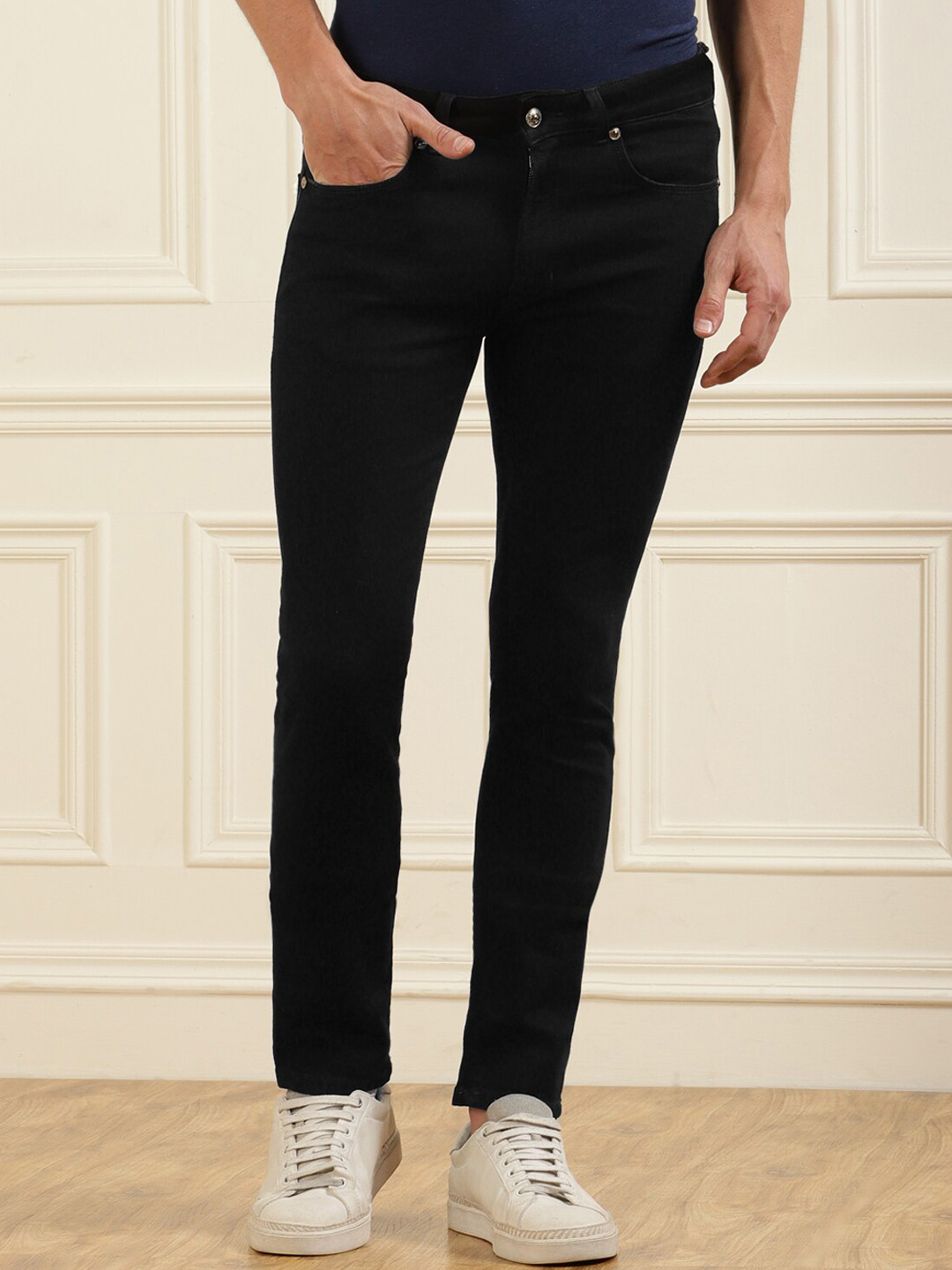 

Versace Jeans Couture Men Black Mid-Rise Pure Cotton Stretchable Jeans