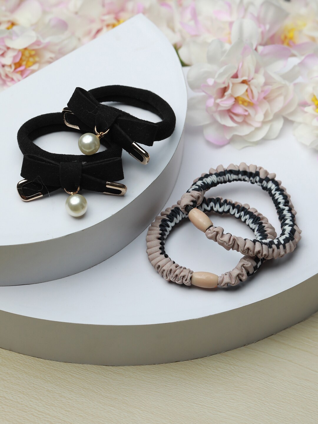

PRITA BY PRIYAASI Women Black & Beige Set of 4 Ponytail Holders