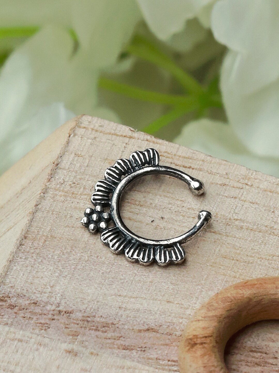 

SHEER by Priyaasi Silver Plated 92.5 Sterling Silver Oxidised Floral Nose Ring
