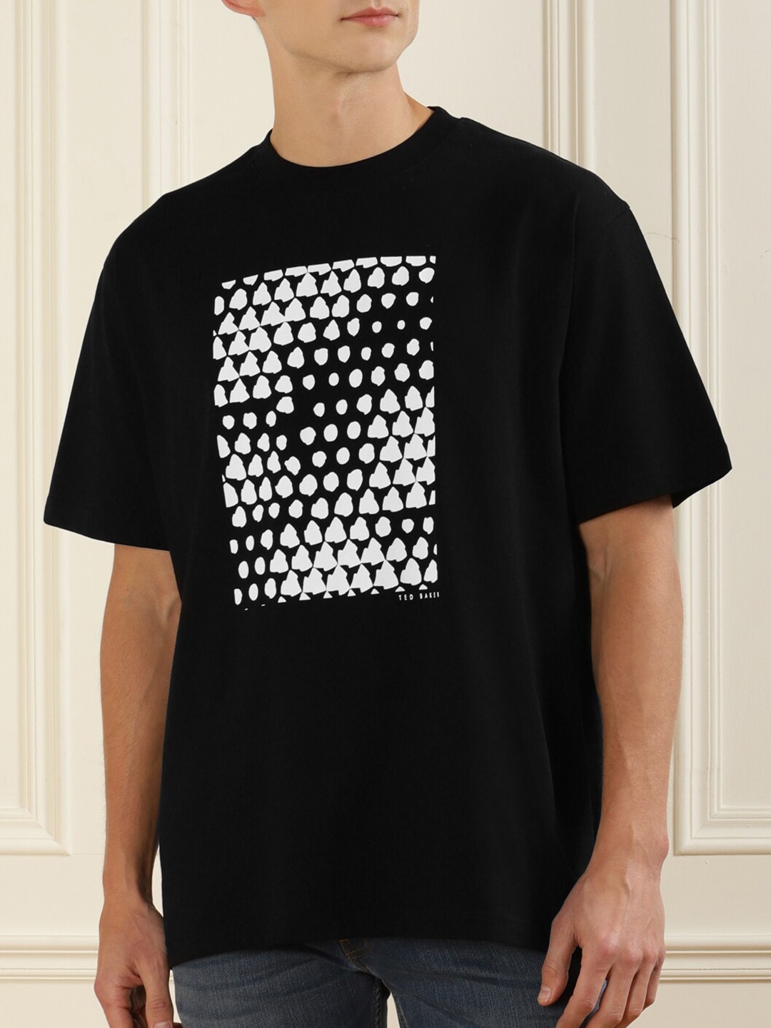 

Ted Baker Men Black & White Printed Machine Wash T-shirt