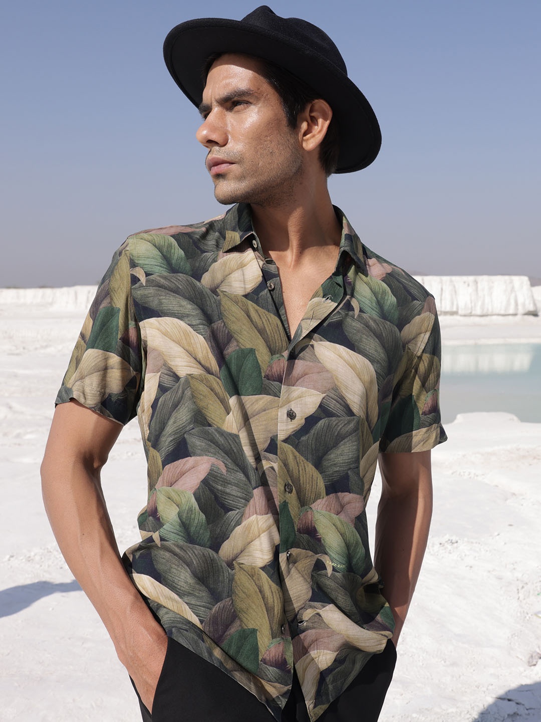 

RARE RABBIT Men Green Custom Slim Fit Leaves Printed Casual Shirt