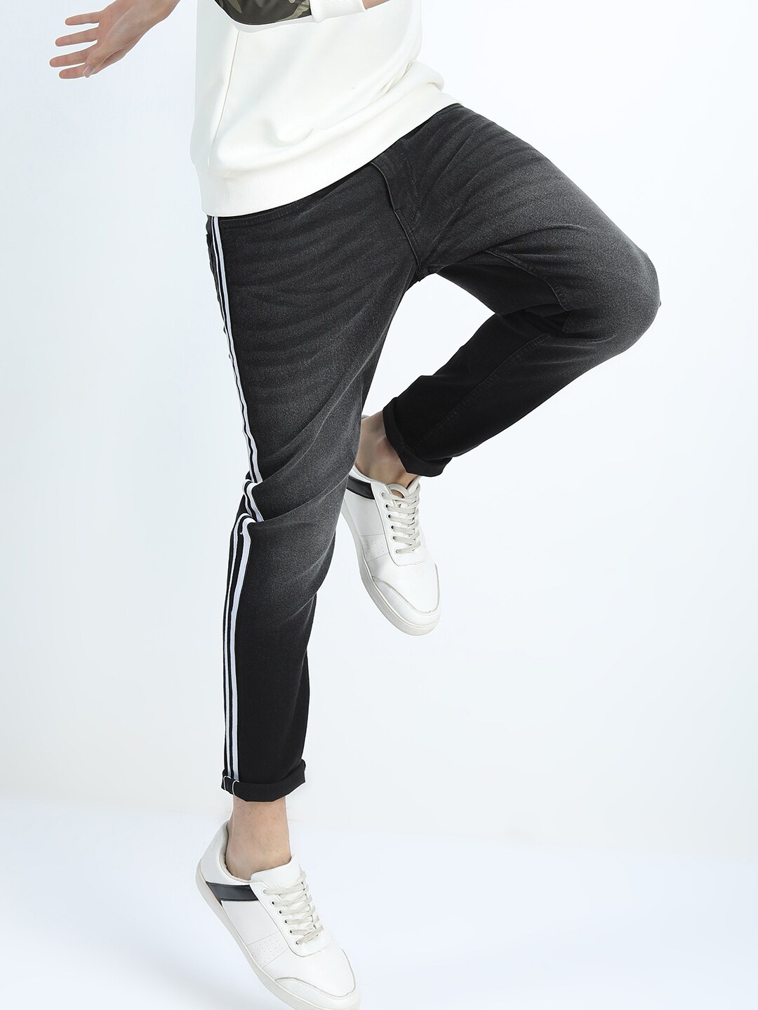 

KETCH Men Black Tapered Fit Light Fade Stretchable Jeans