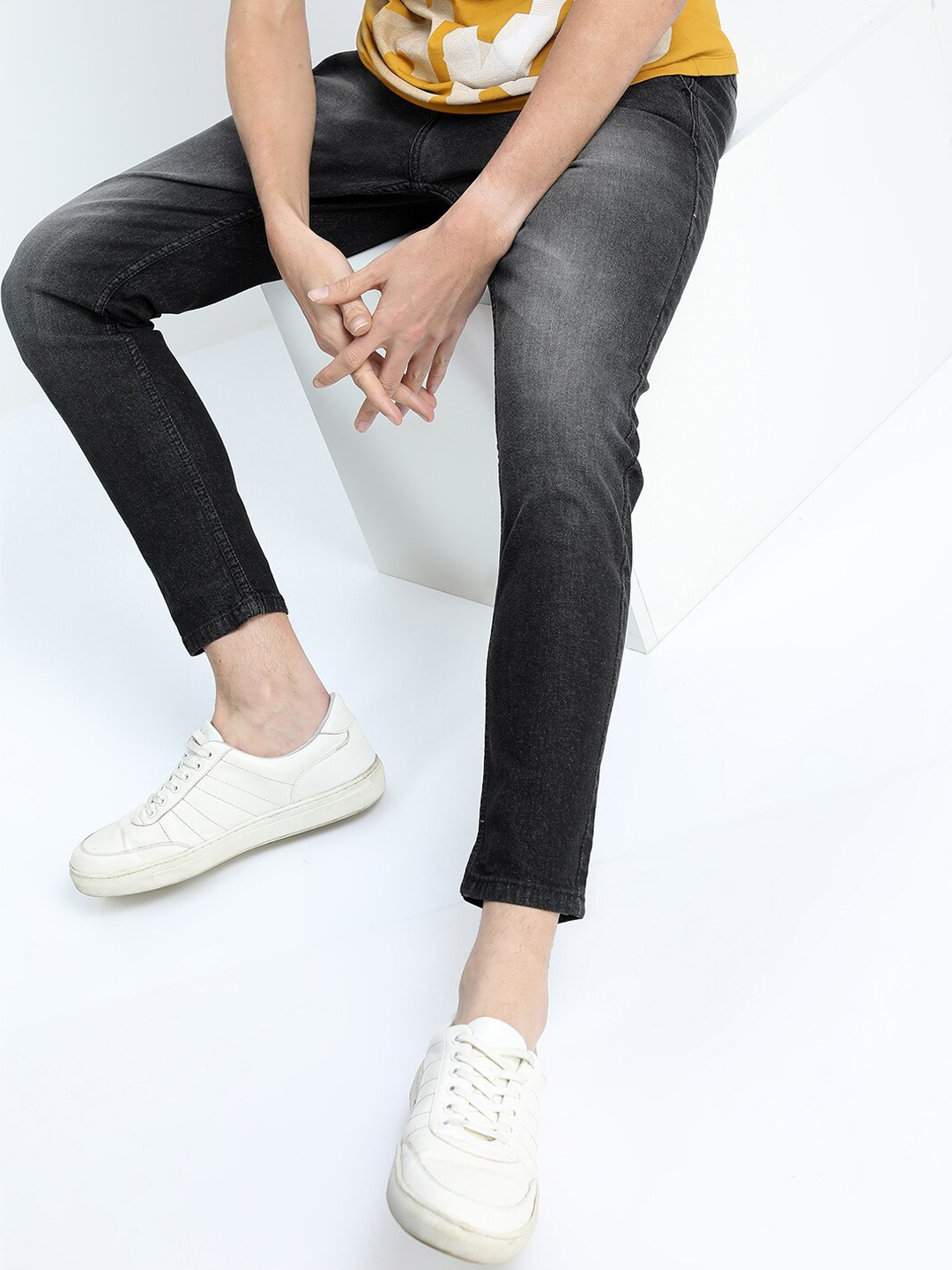 

KETCH Men Black Slim Fit Mid-Rise Light Fade Stretchable Jeans