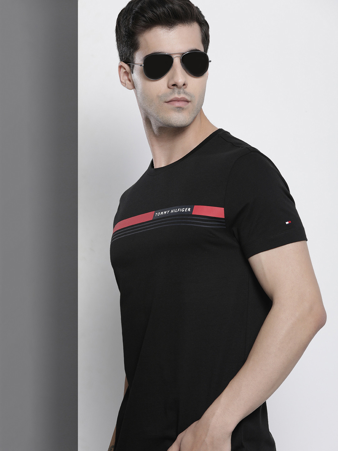

Tommy Hilfiger Men Black & Red Brand Logo Printed Pure Organic Cotton T-shirt