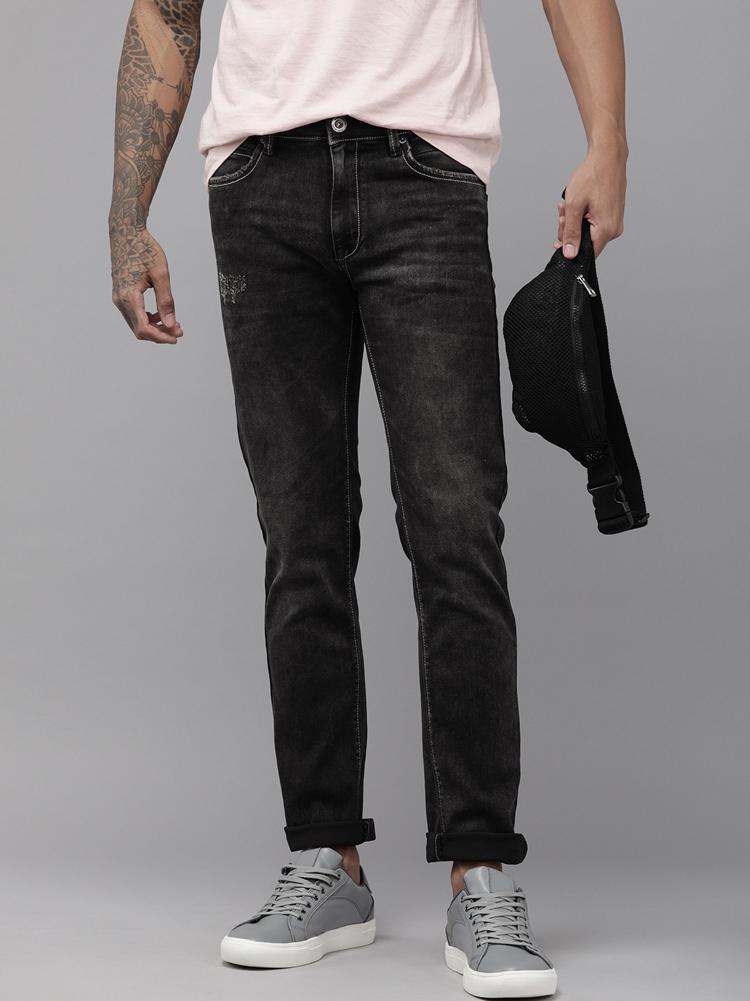 

BEAT LONDON by PEPE JEANS Men Black Jayshon Tapered Vapour Fit Low-Rise Stretchable Jeans