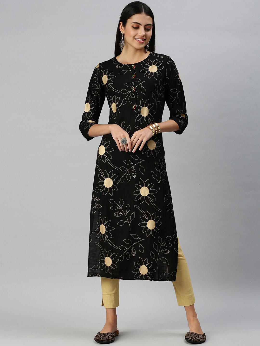 

SHOWOFF Women Black & Gold-Toned Floral Printed Kurta