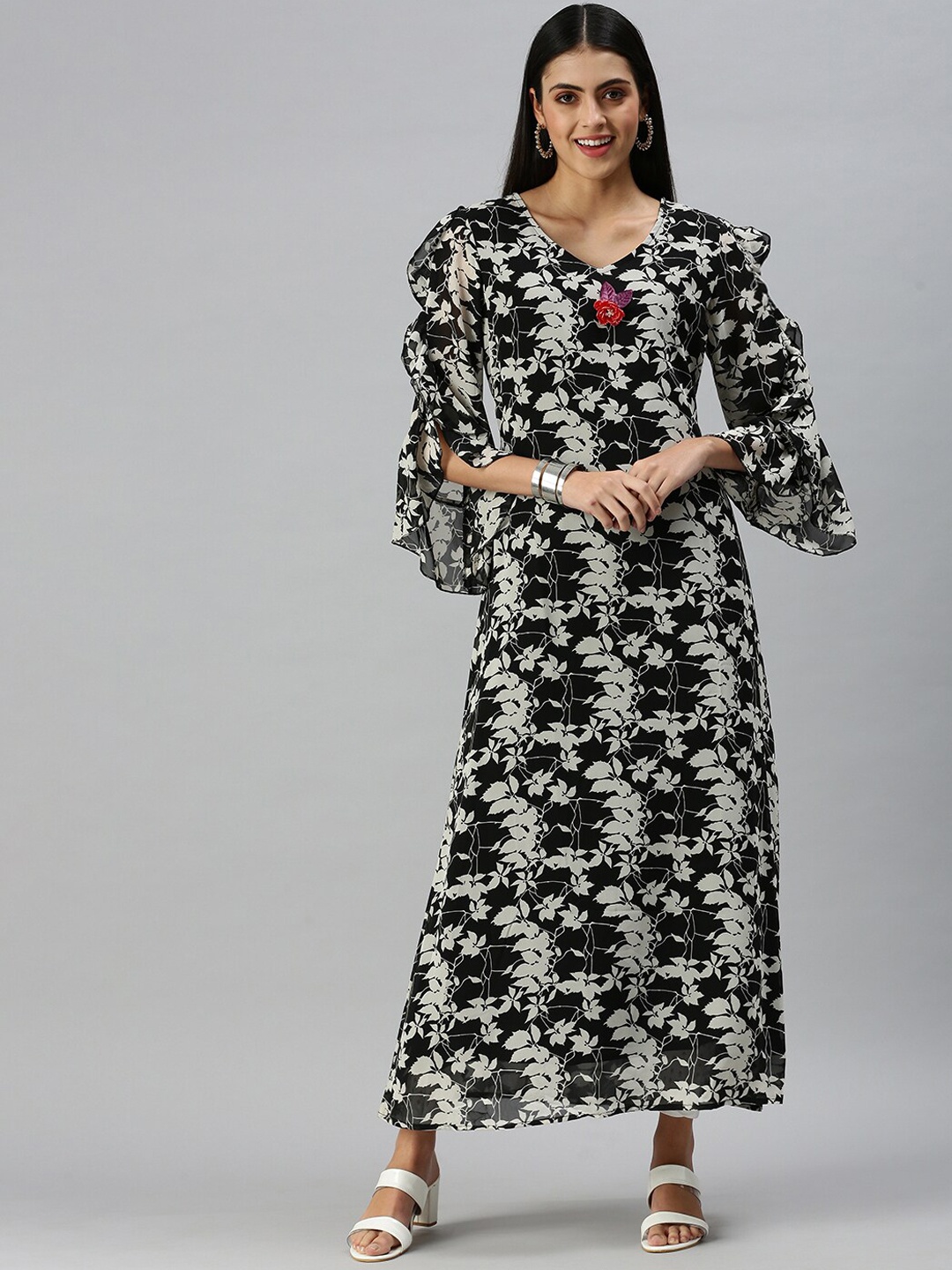 

SHOWOFF Women Black & Grey Floral Printed Straight Kurta