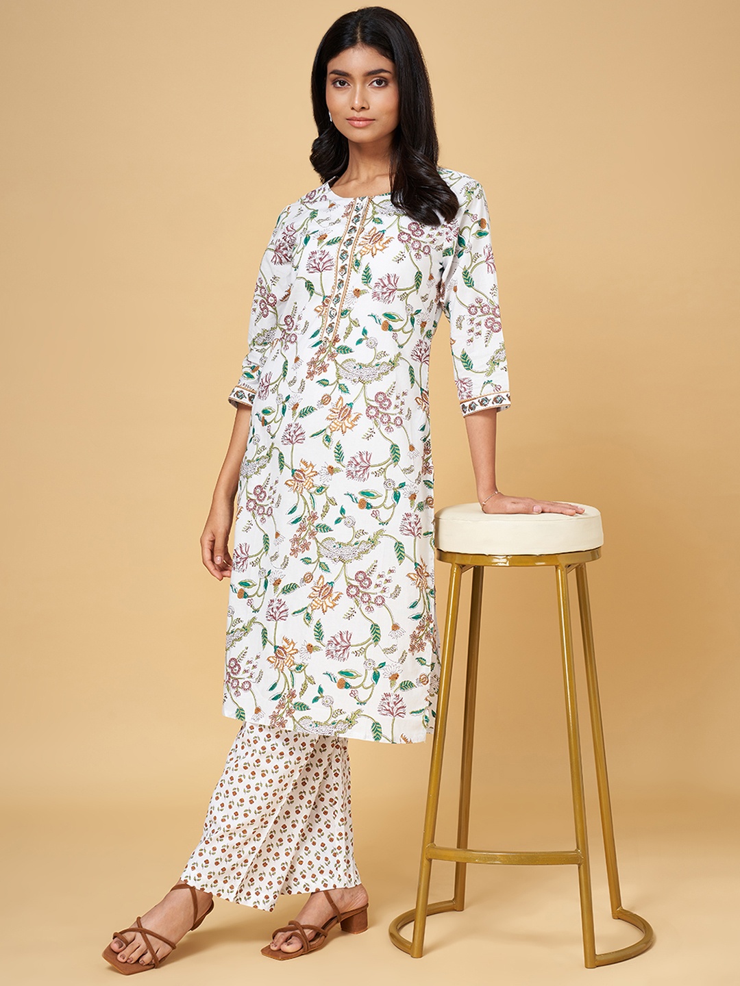 

RANGMANCH BY PANTALOONS Women White Floral Printed Pure Cotton Kurta with Trousers