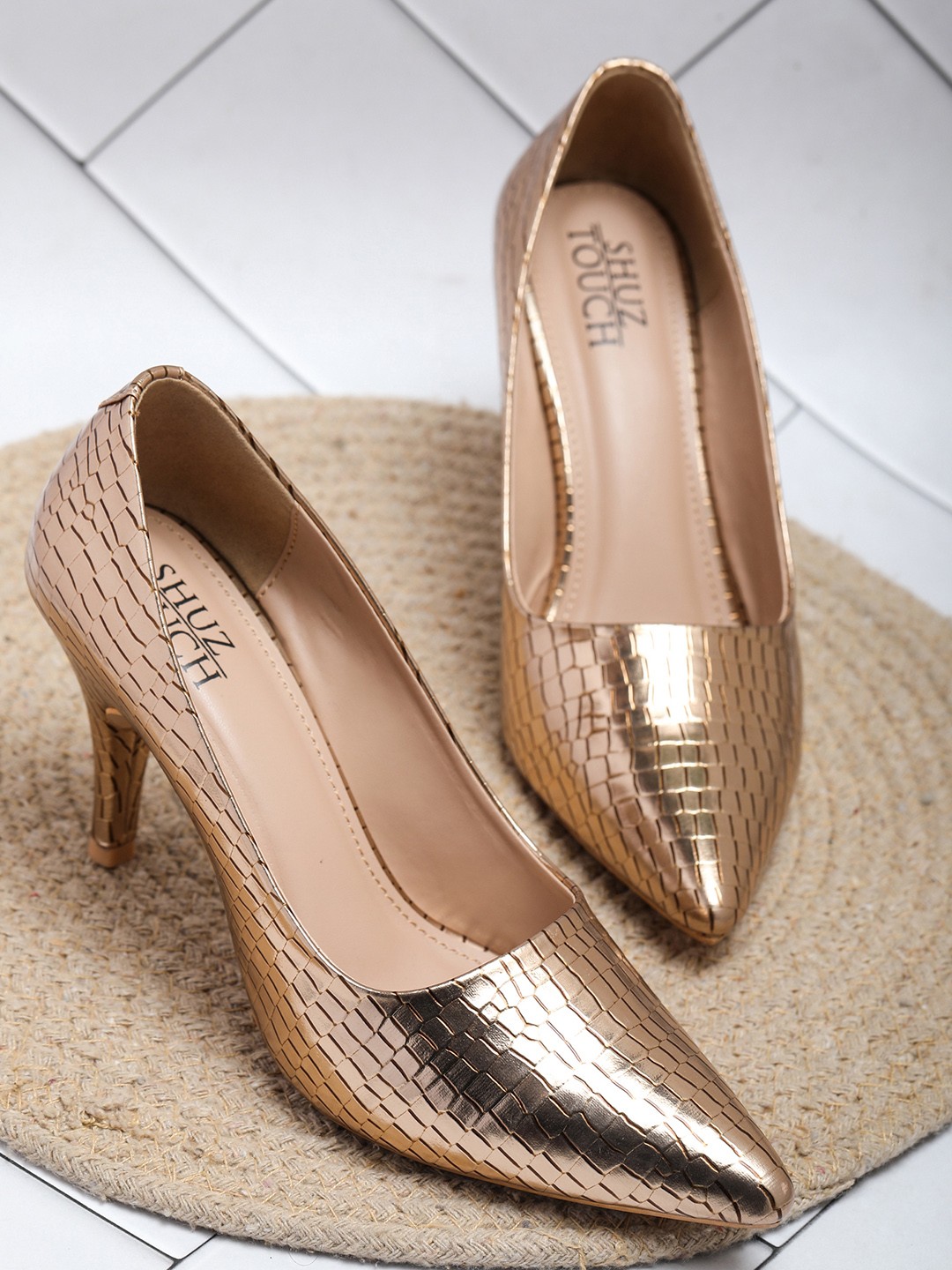 

SHUZ TOUCH Gold-Toned Snakeskin Textured Slim Heeled Pumps