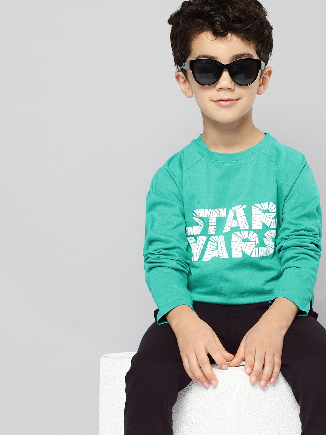 

YK Boys Green & Black Pure Cotton Star Wars Print T-shirt with Solid Pyjamas