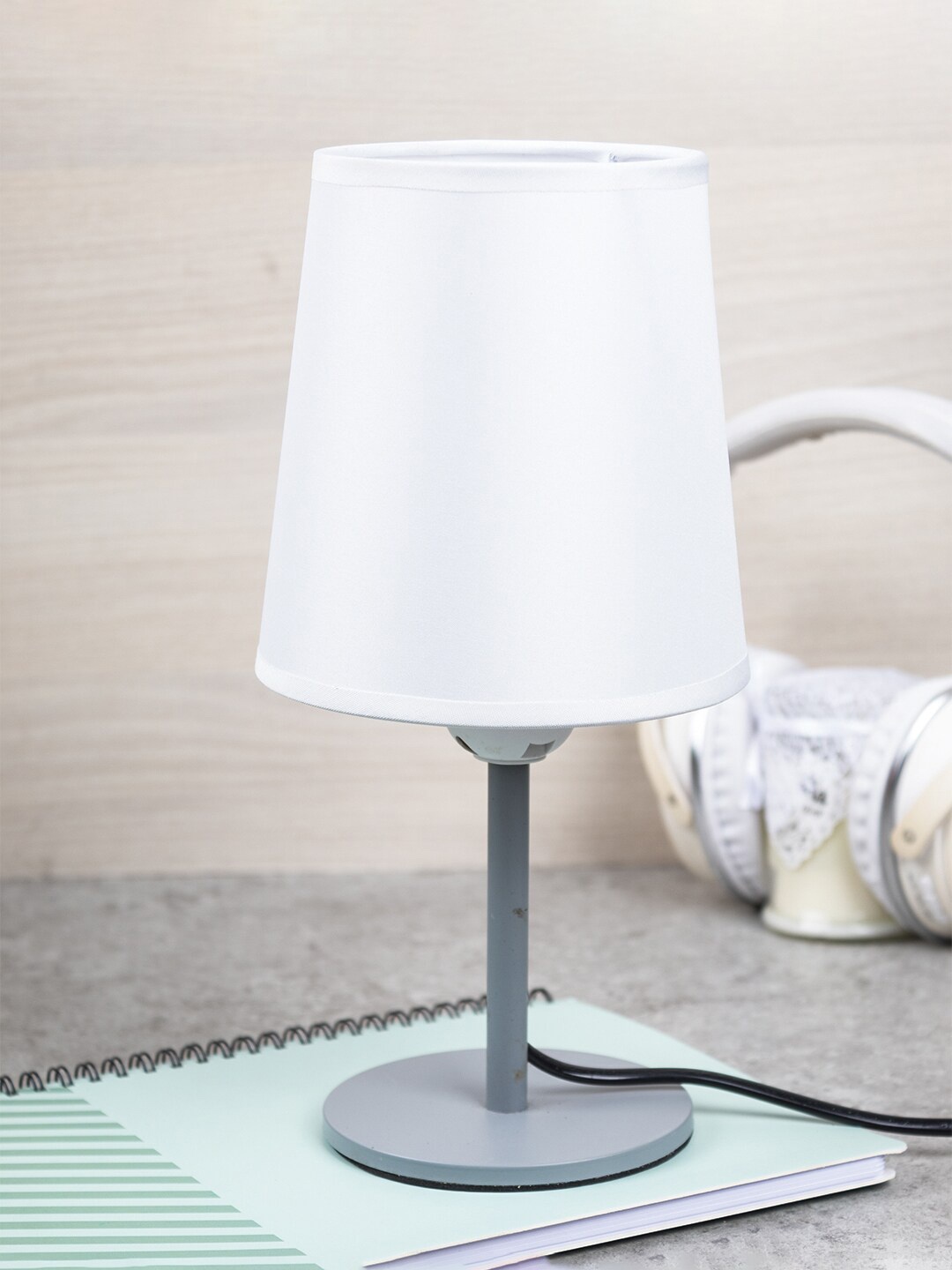 

MARKET99 Grey Handicraft Table Lamp With Shade