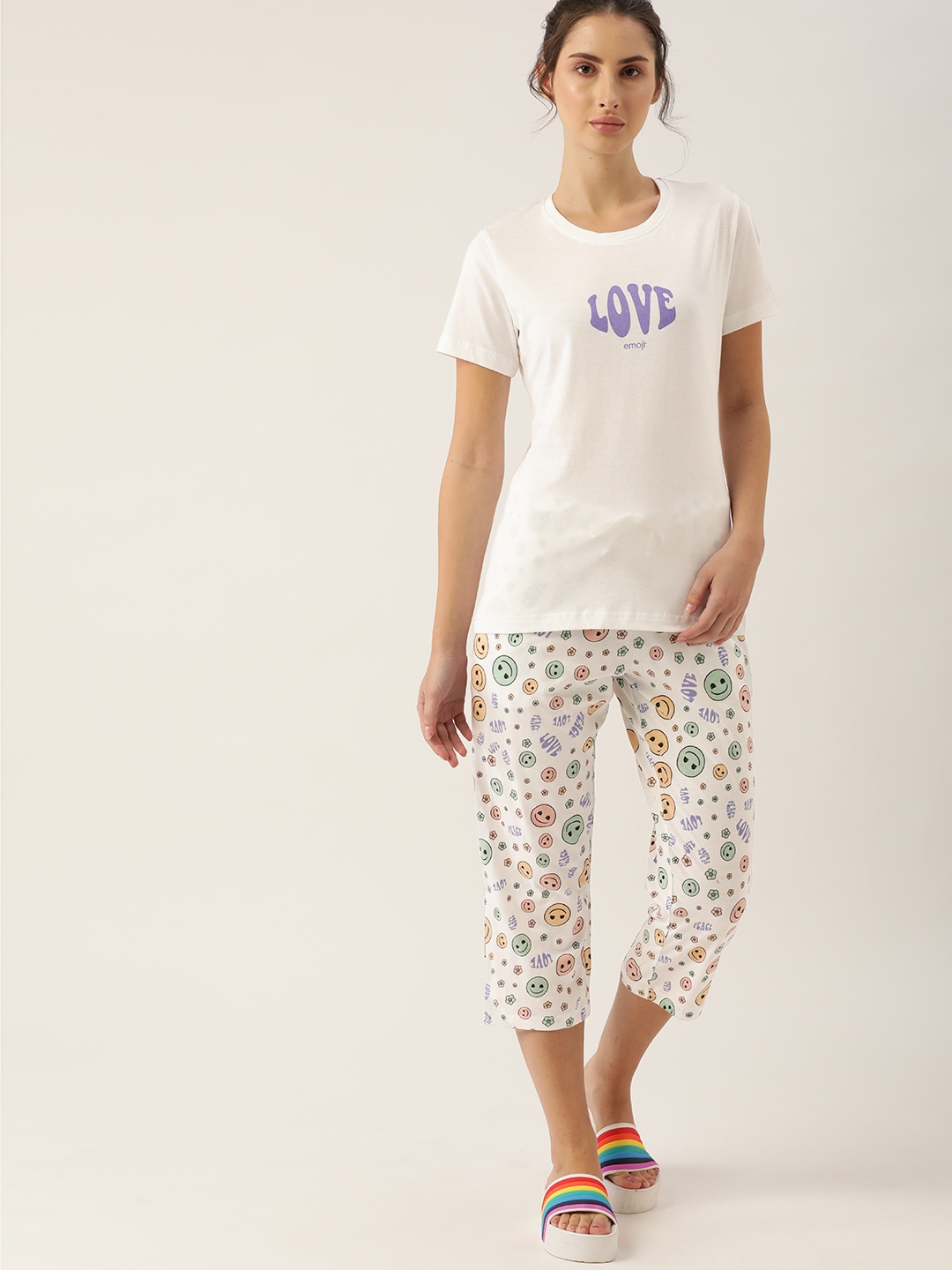 

Kook N Keech Emoji Women White Pure Cotton Typography Printed T-shirt & Capris Set