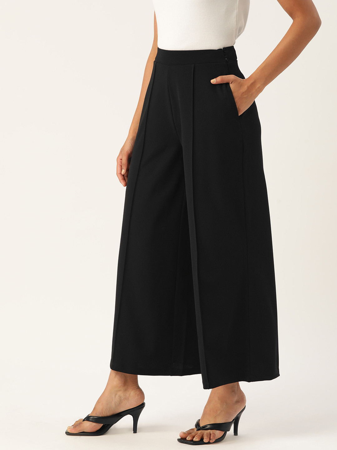 

DressBerry Women Black Flared Knitted Cropped Palazzos