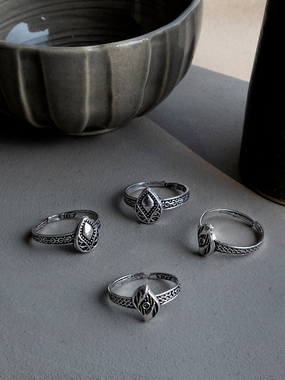 

Infuzze Set Of 4 Oxidised Silver-Plated Adjustable Toe Rings