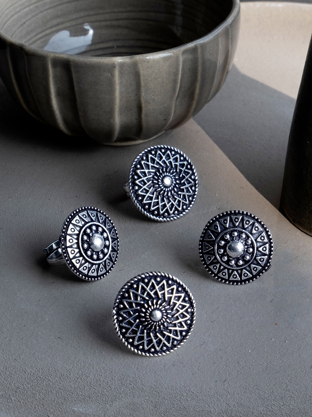 

Infuzze Set Of 4 Oxidized Silver-Plated Black Toe Rings