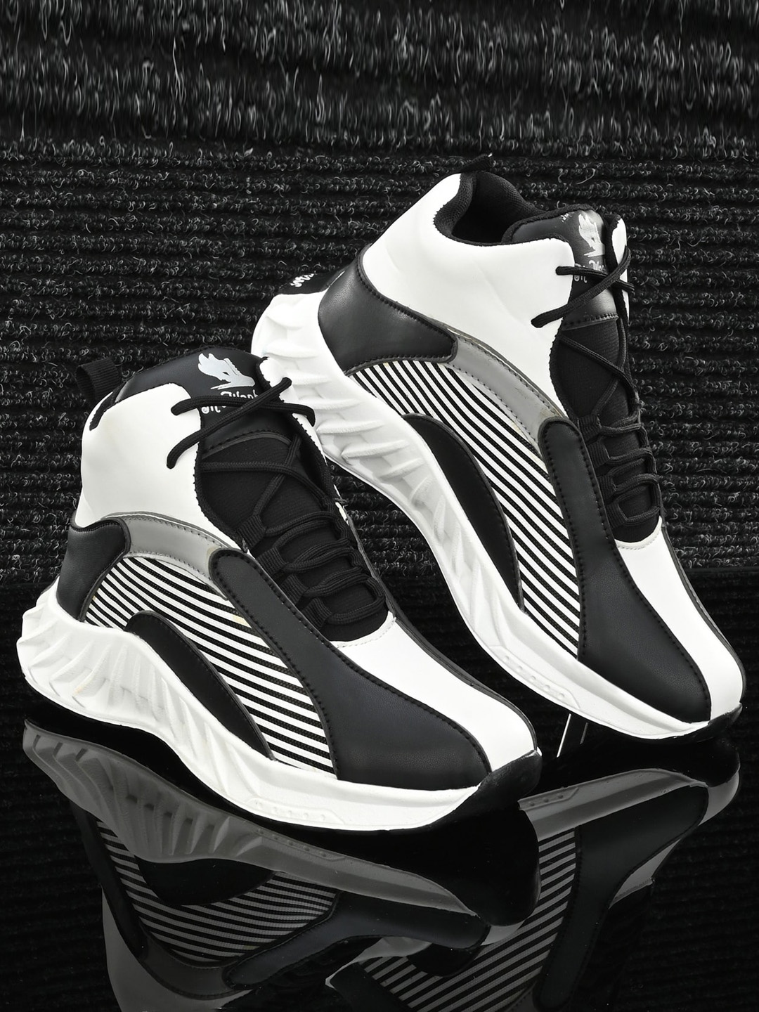 

mr wonker Men White Colourblocked High-Top Sneakers