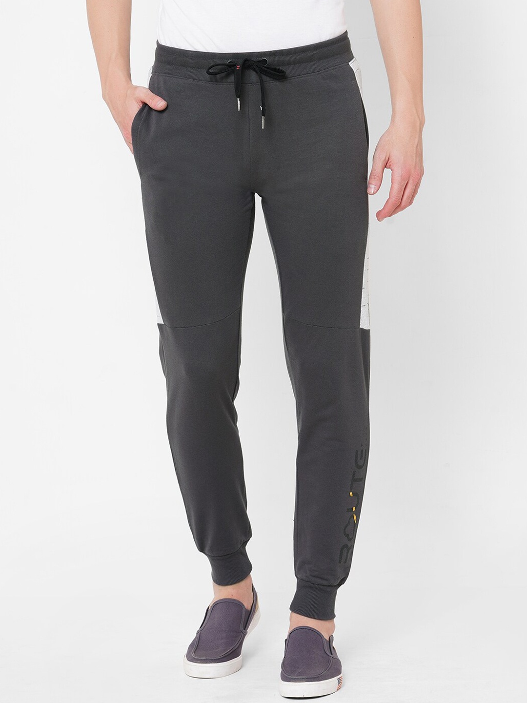 

Sweet Dreams Men Charcoal Grey Solid Track Pants