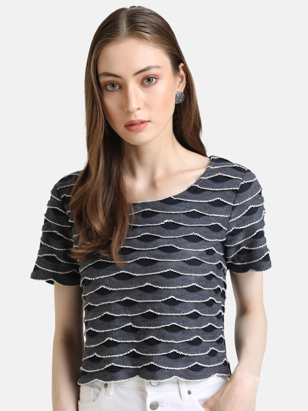 

Kazo Women Grey & BlackSelf Design Round Neck Crop T-shirt
