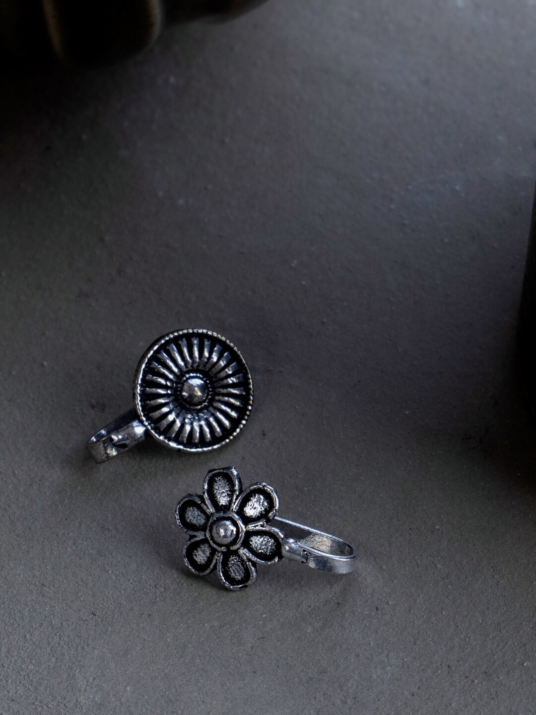 

Infuzze Set Of 2 Oxidised Silver-Plated Stud Nose Rings