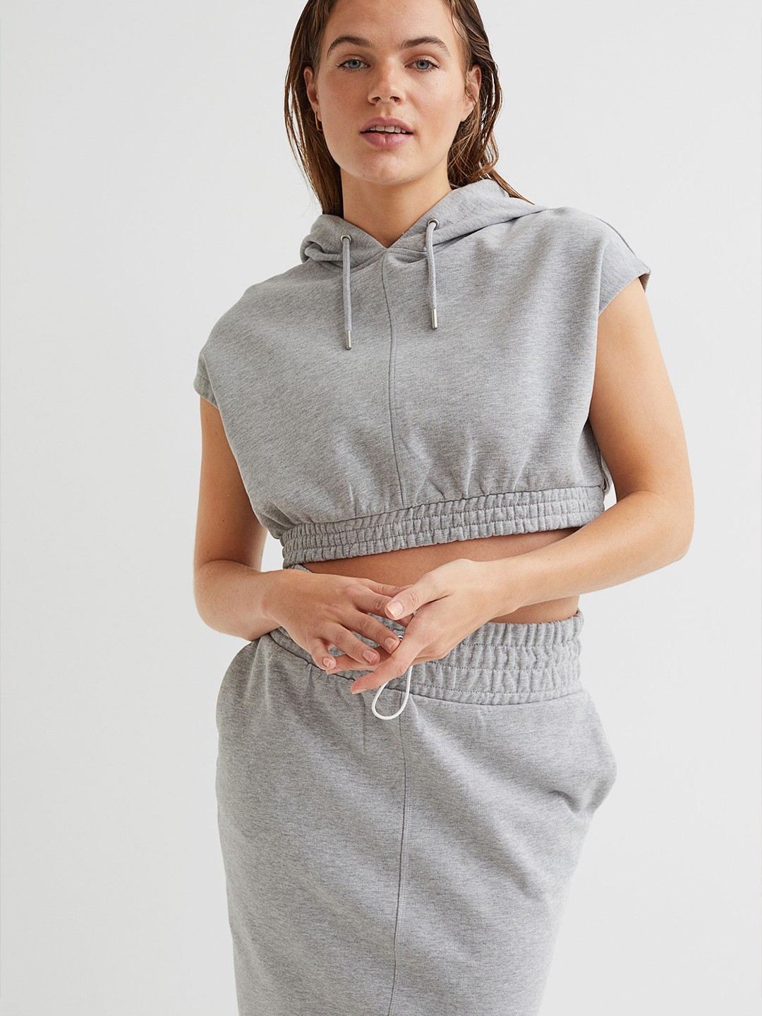 

H&M Women Grey Solid Sleeveless Hoodie