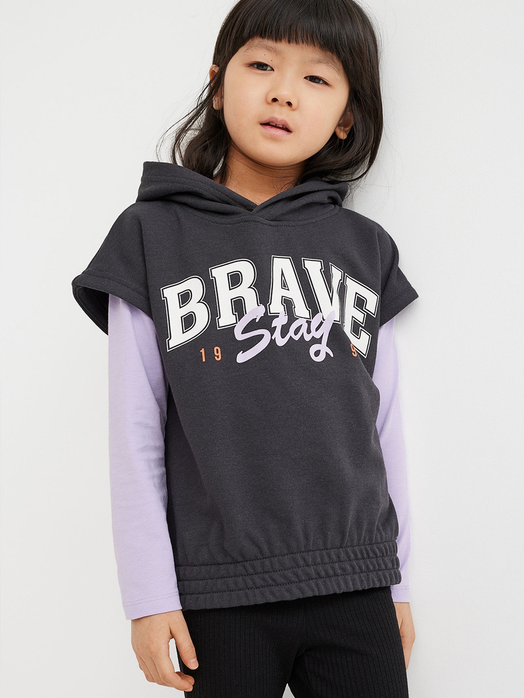 

H&M Girls Grey Sleeveless Hoodie