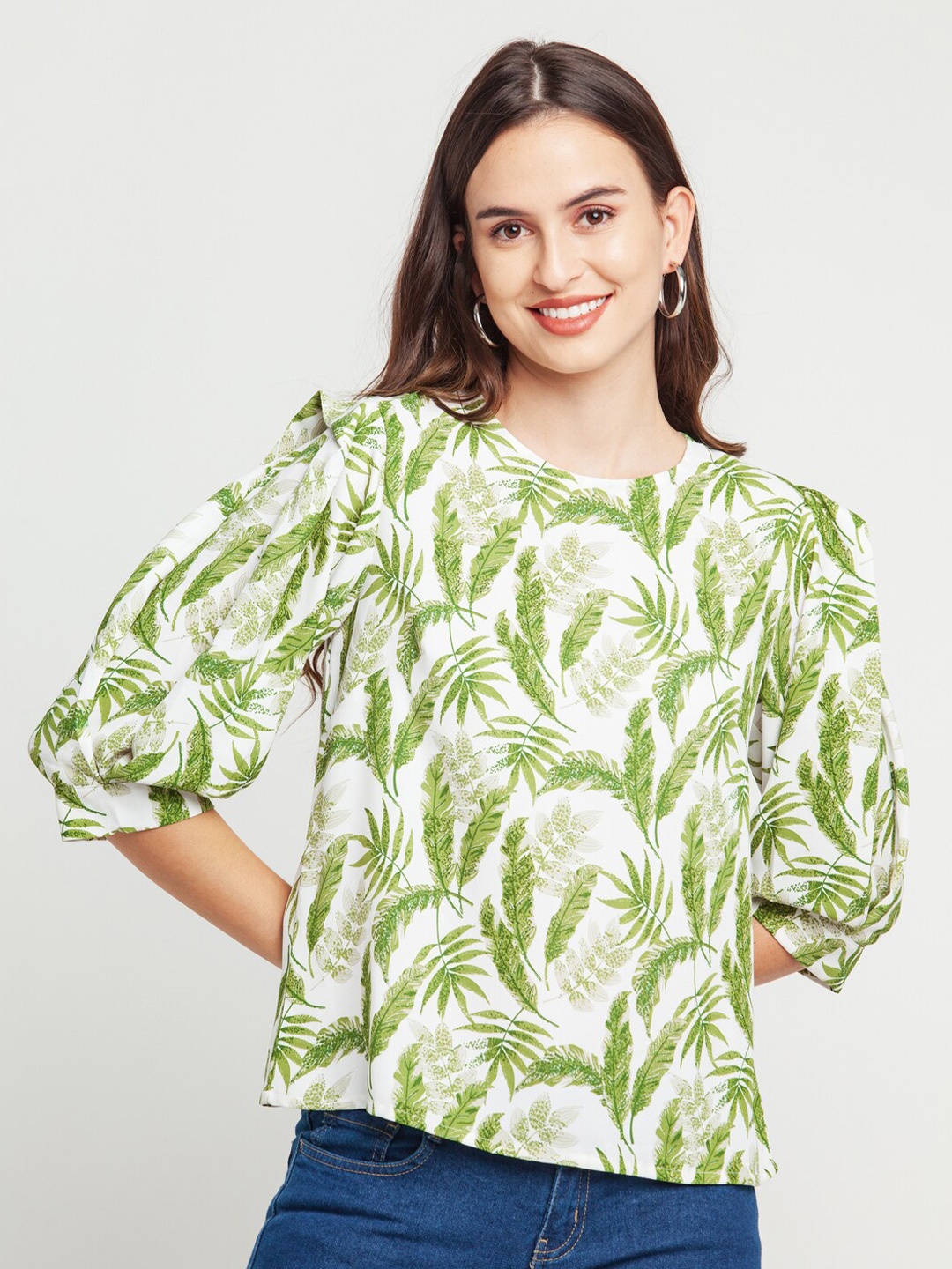 

Zink London Women Off White & Green Tropical Print Puff Sleeve Top