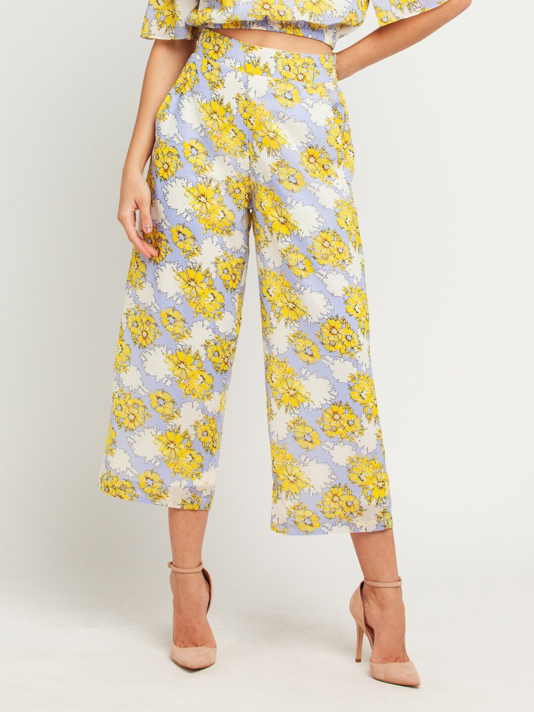 

Zink London Women Blue & Yellow Floral Printed Palazzos