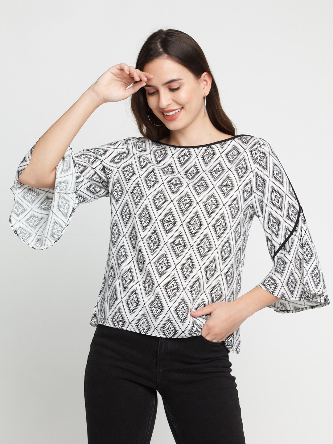 

Zink London Women White & Black Geometric Print Top