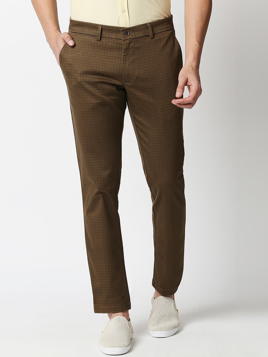 

Basics Men Brown Solid Tapered Fit Cotton Trousers