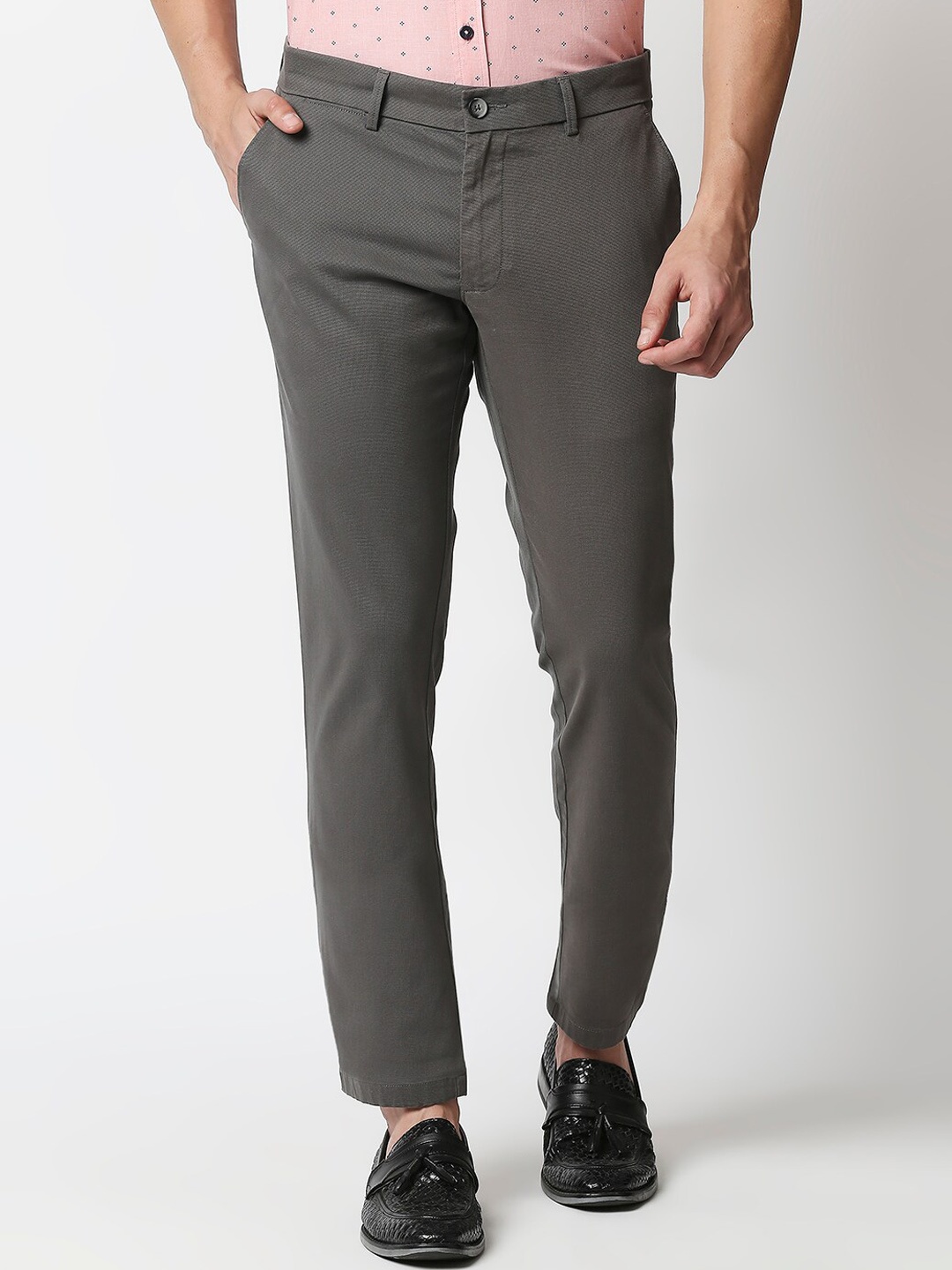 

Basics Men Grey Solid Tapered Fit Casual Cotton Trousers
