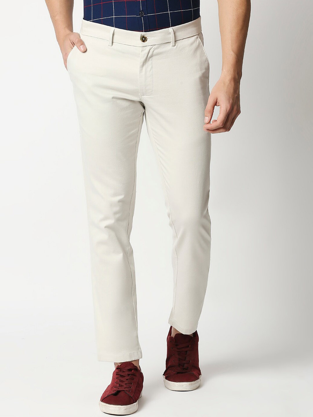 

Basics Men Beige Solid Tapered Fit Casual Cotton Trousers