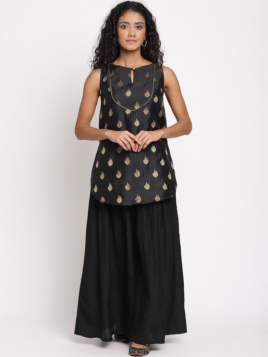 

Abhishti Women Black Ethnic Motifs Kurta with Sharara