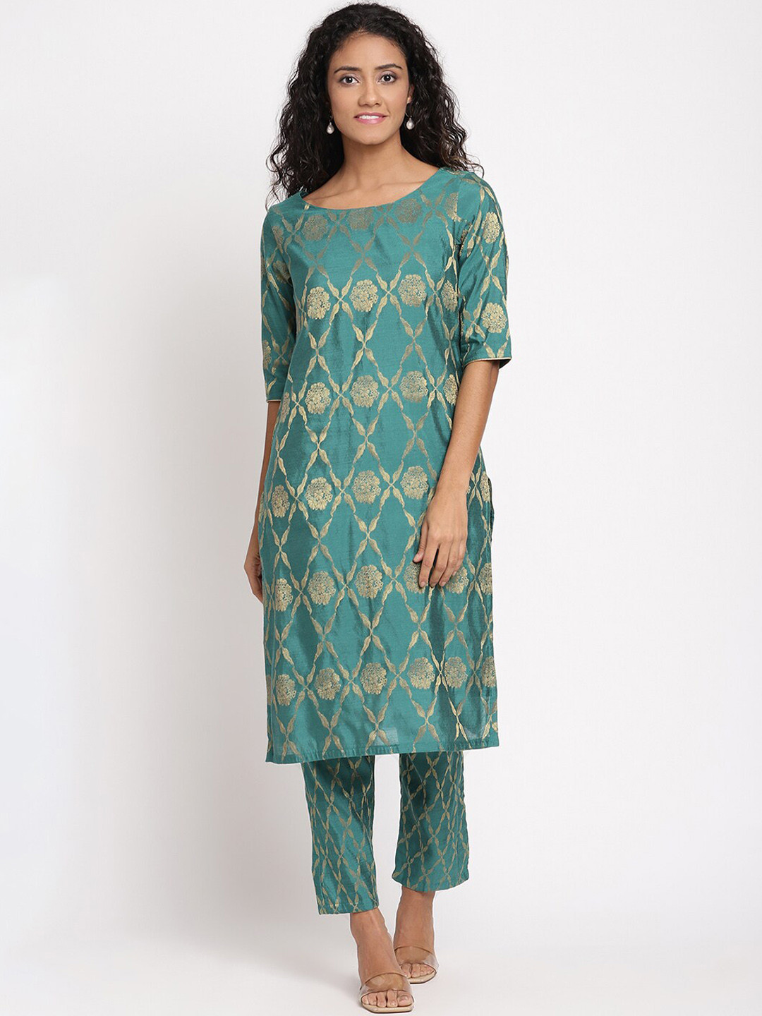

Abhishti Women Green Floral Kurta with Trousers