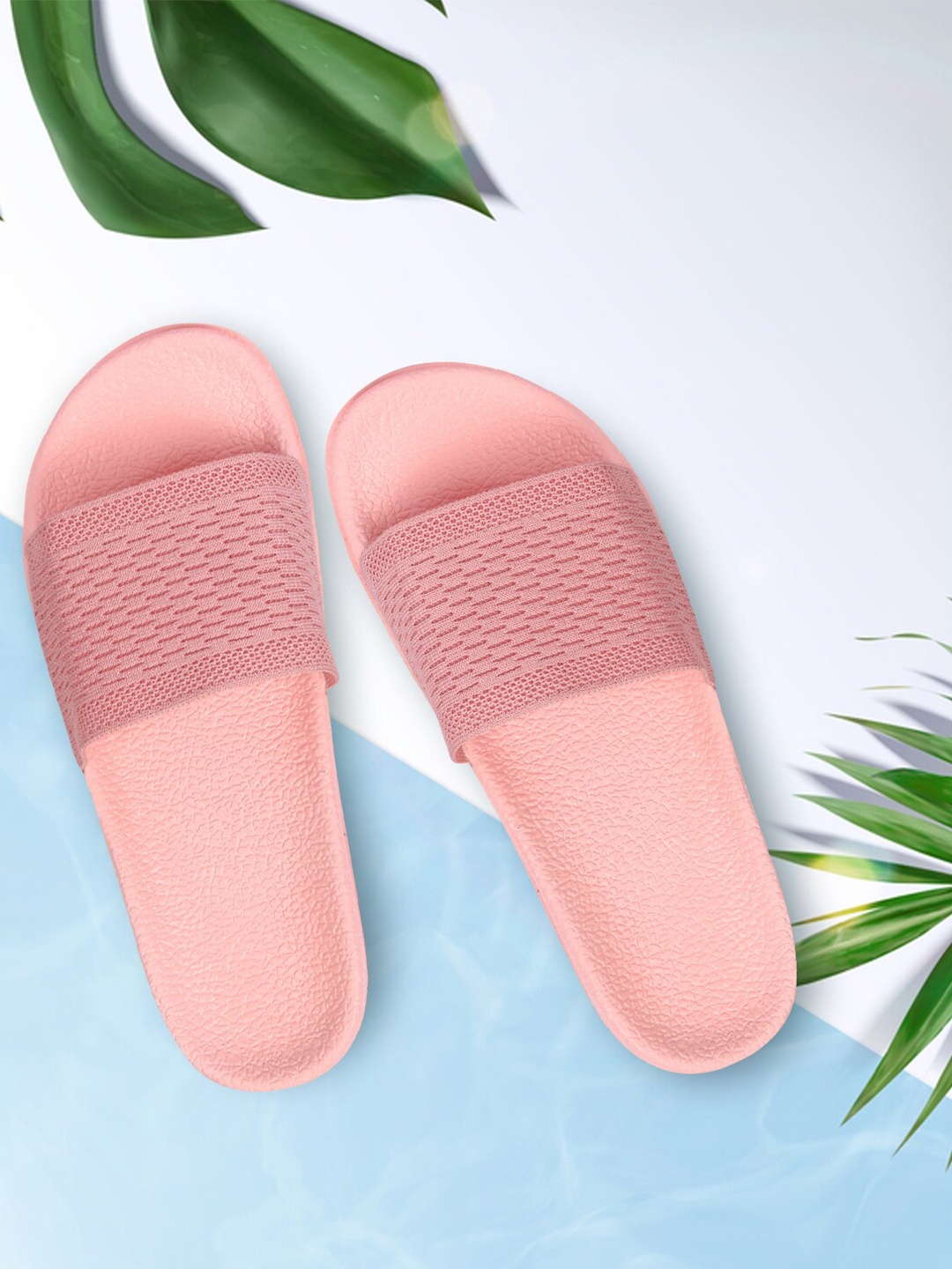 

Longwalk Women Pink Textured Sliders