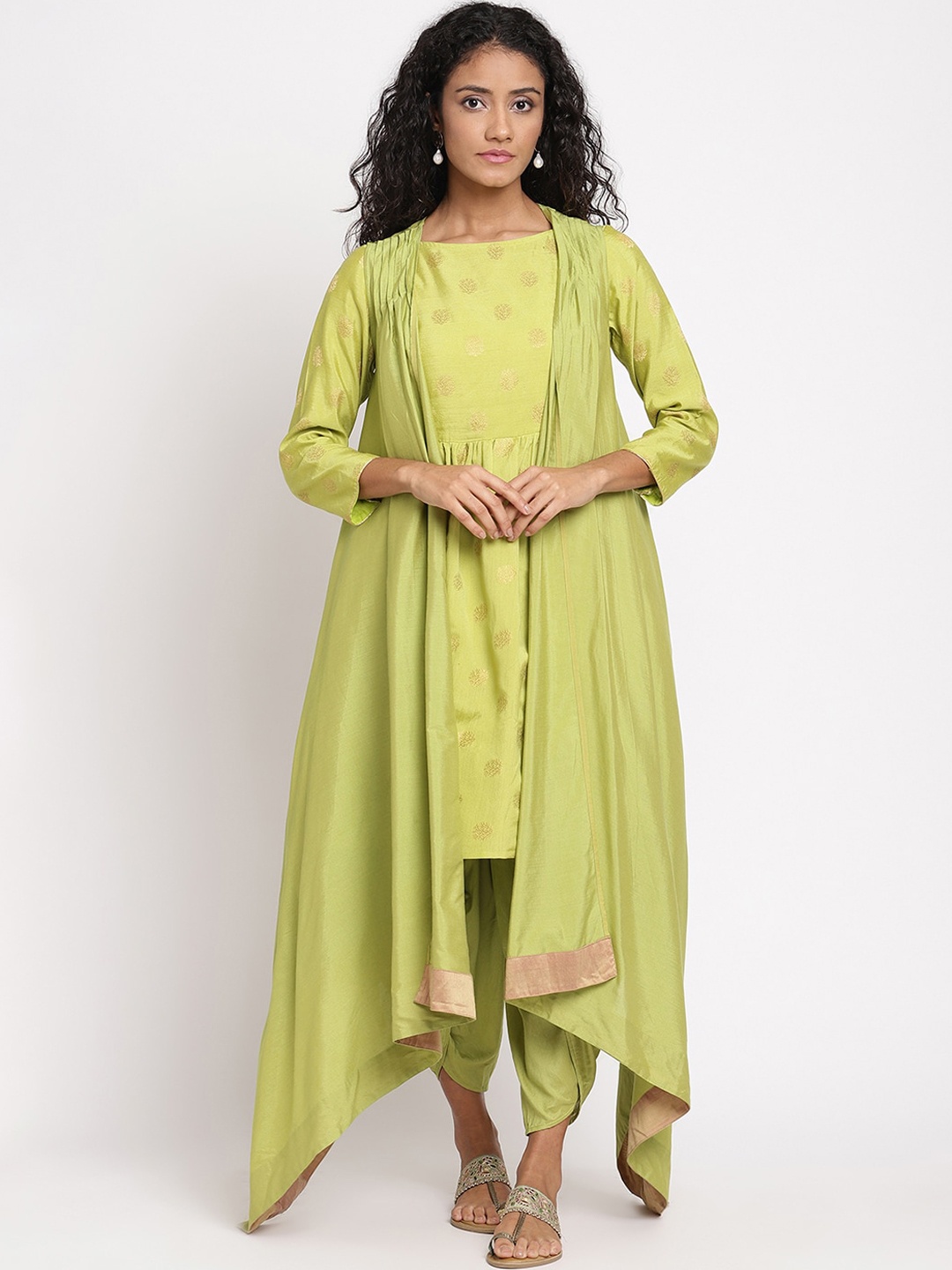 

Abhishti Women Green Embroidered Jacquard Kurta