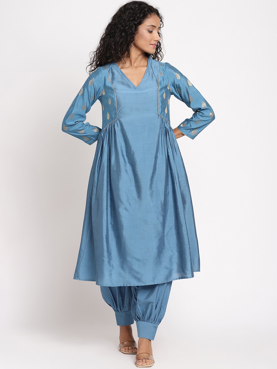 

Abhishti Women Blue Jacquard Gathered Detail Anarkali Kurta