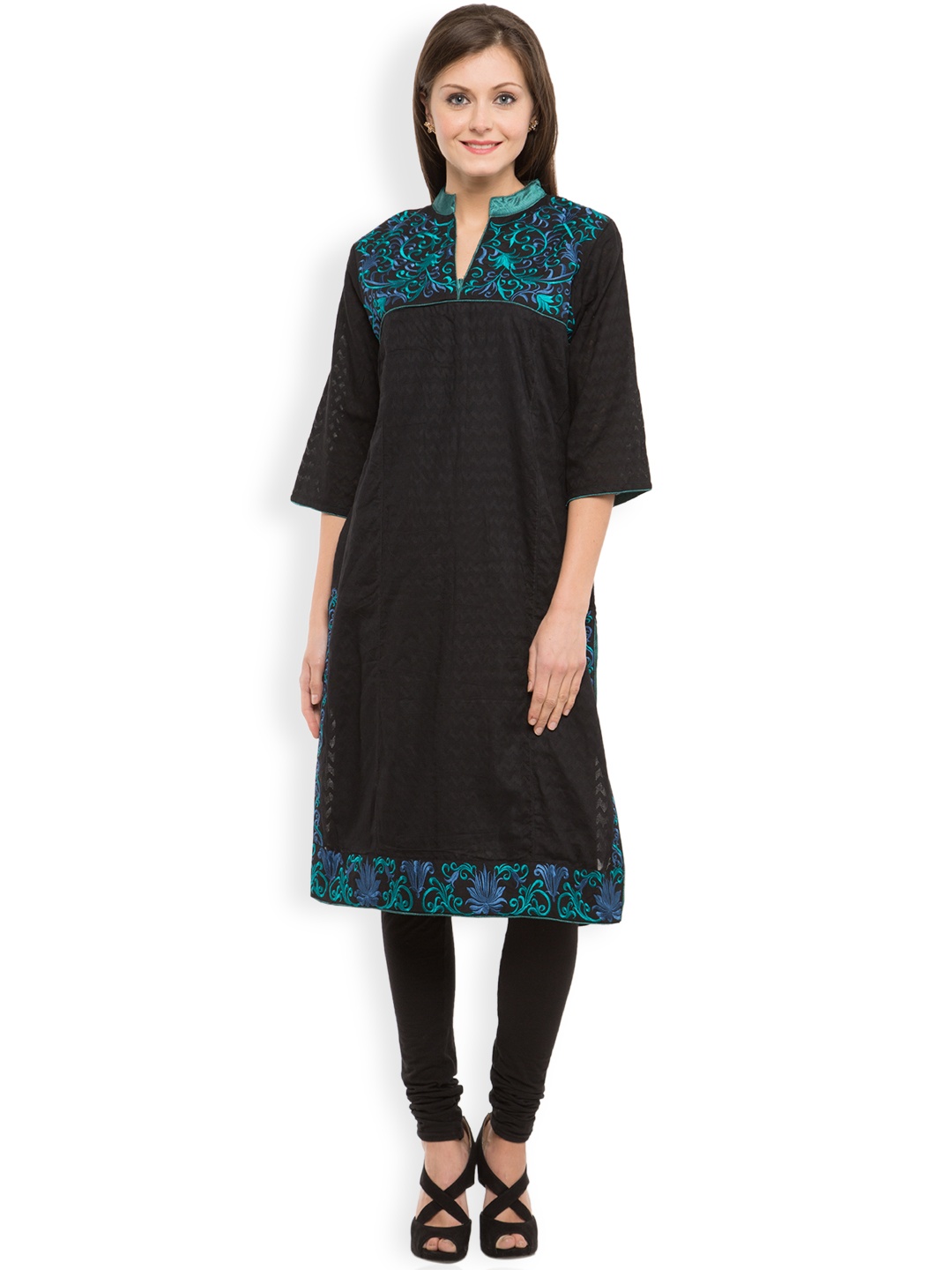 

Vishudh Women Black Kurta with Embroidered Detail