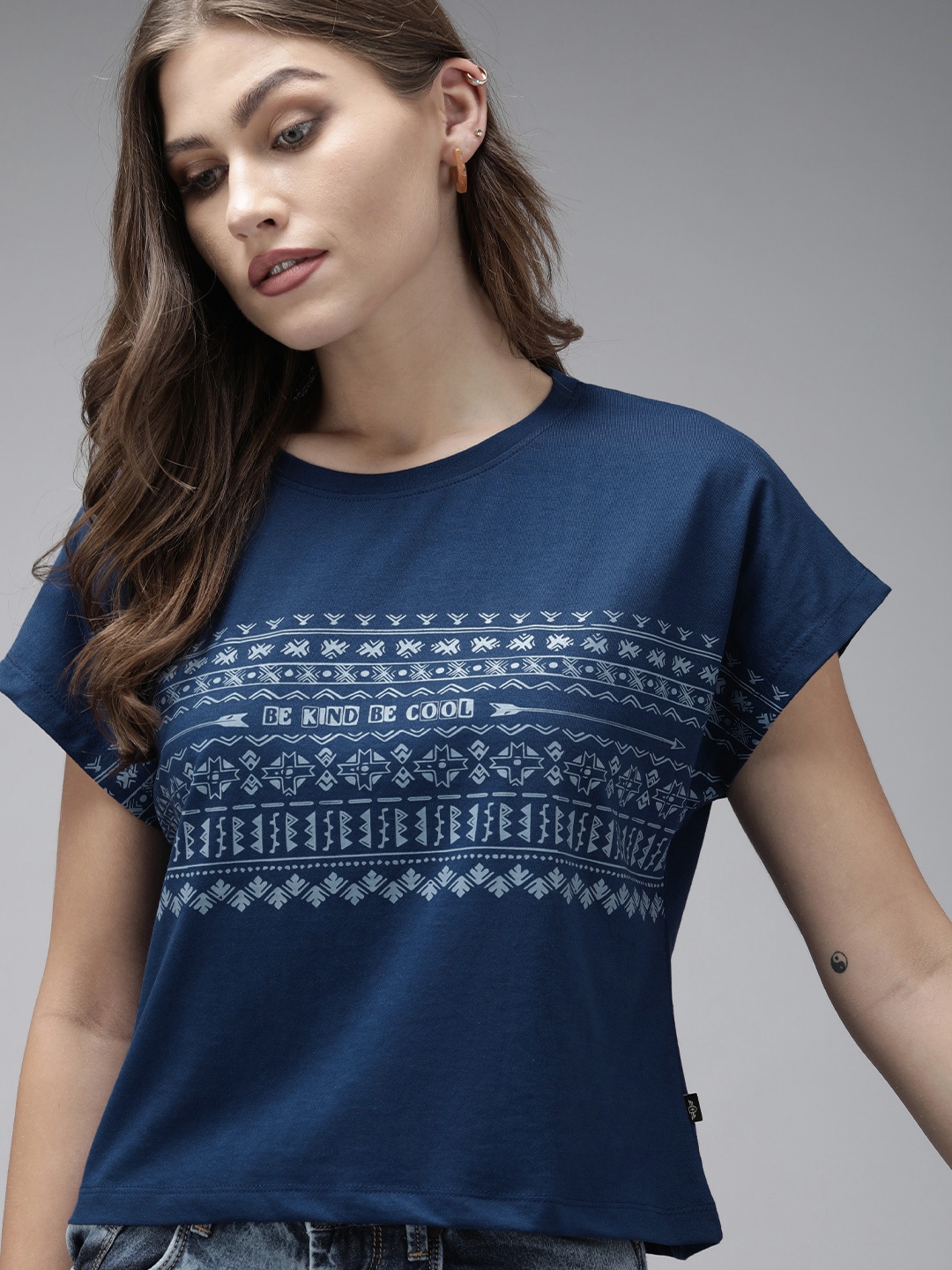 

The Roadster Lifestyle Co Women Blue Ethnic Motifs Printed Round-Neck Crop Top