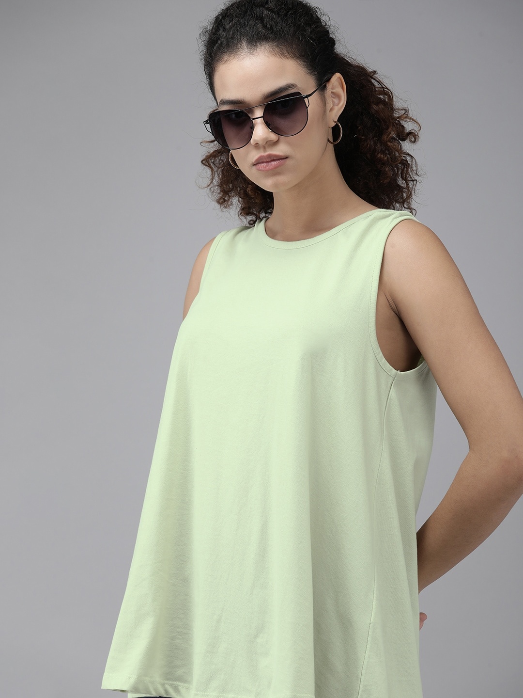 

Roadster Green Solid High-Low Longline Relaxed Top