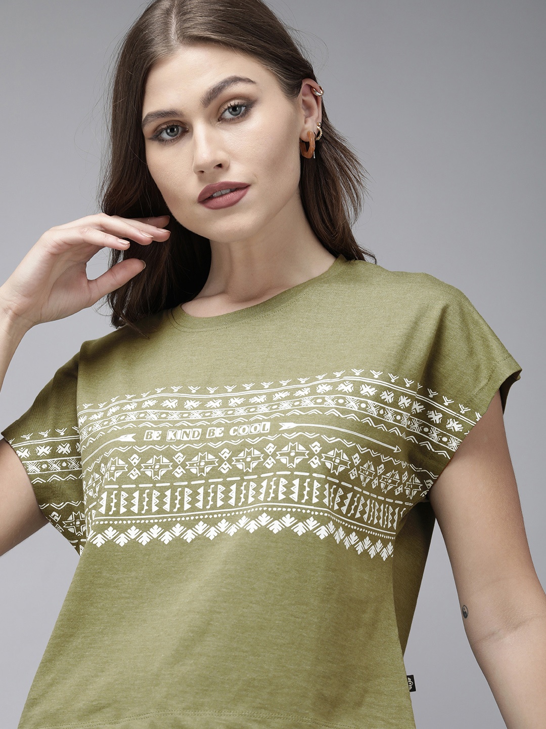 

The Roadster Lifestyle Co Women Olive Green Ethnic Motifs Printed Round-Neck Crop Top