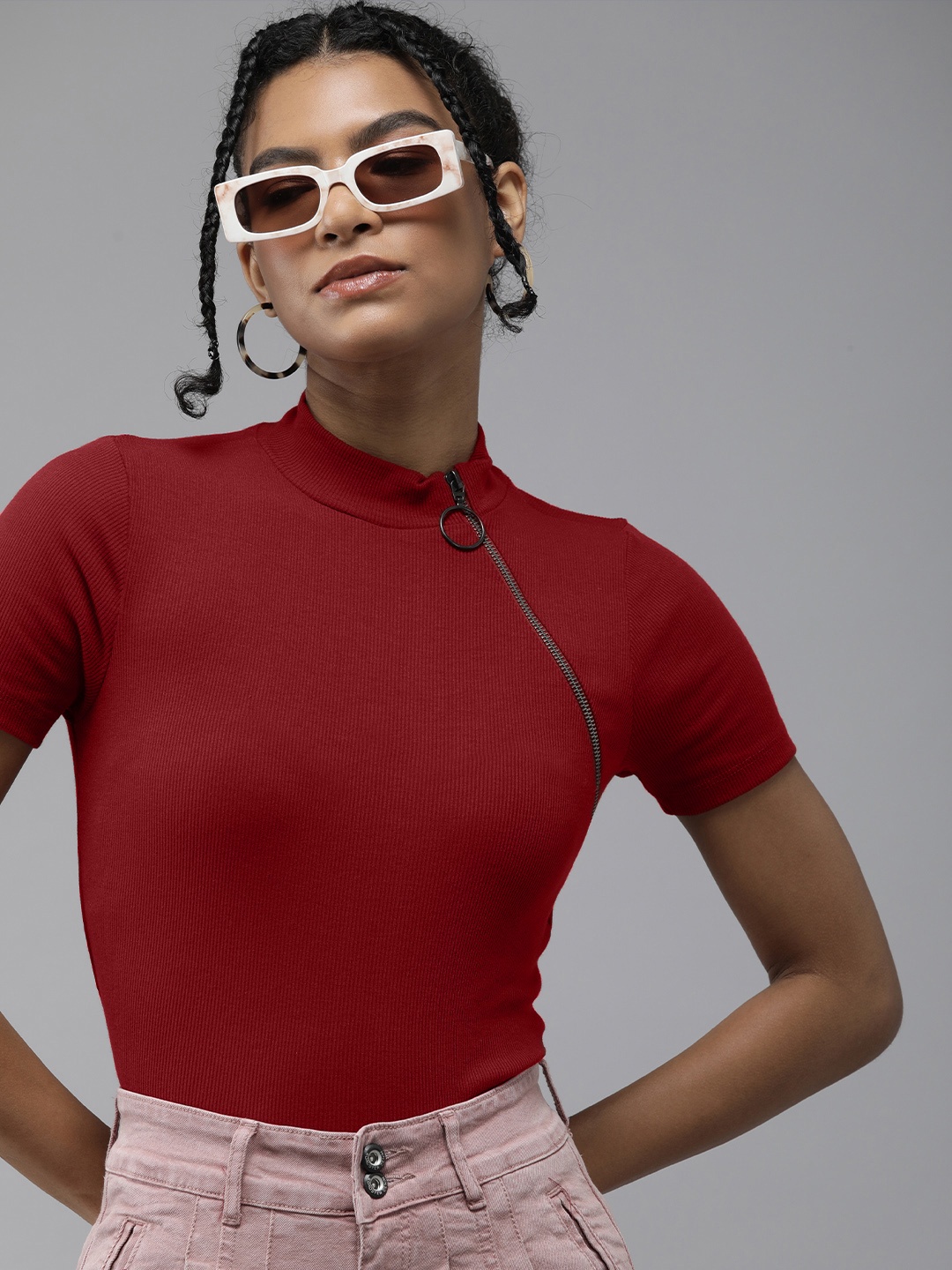 

The Roadster Lifestyle Co Women Red Ribbed High Neck Top With Zipper Detail