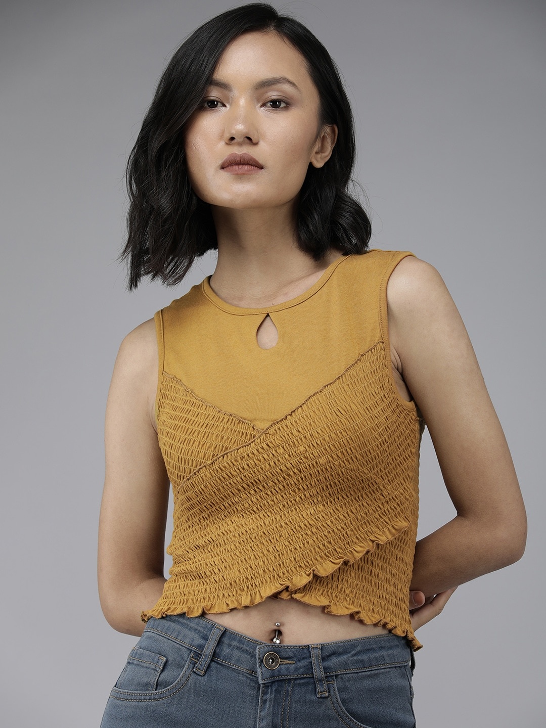 

The Roadster Lifestyle Co Women Brown Keyhole Neck Crop Top