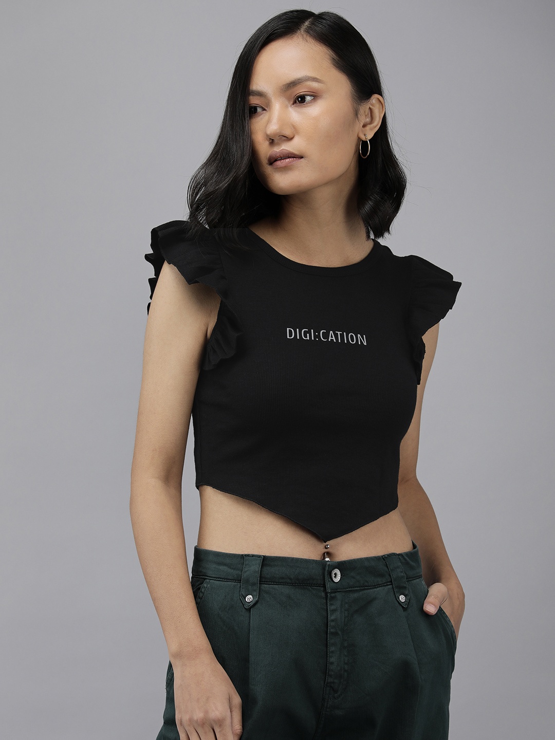 

Roadster Women Black Ribbed Hanky Hem Crop Top