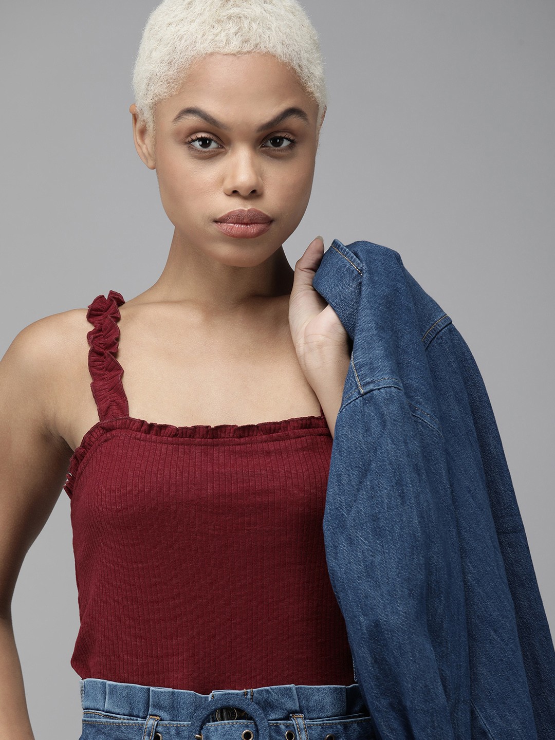 

The Roadster Lifestyle Co Red Solid Ruffled Crop Top With Shoulder Straps
