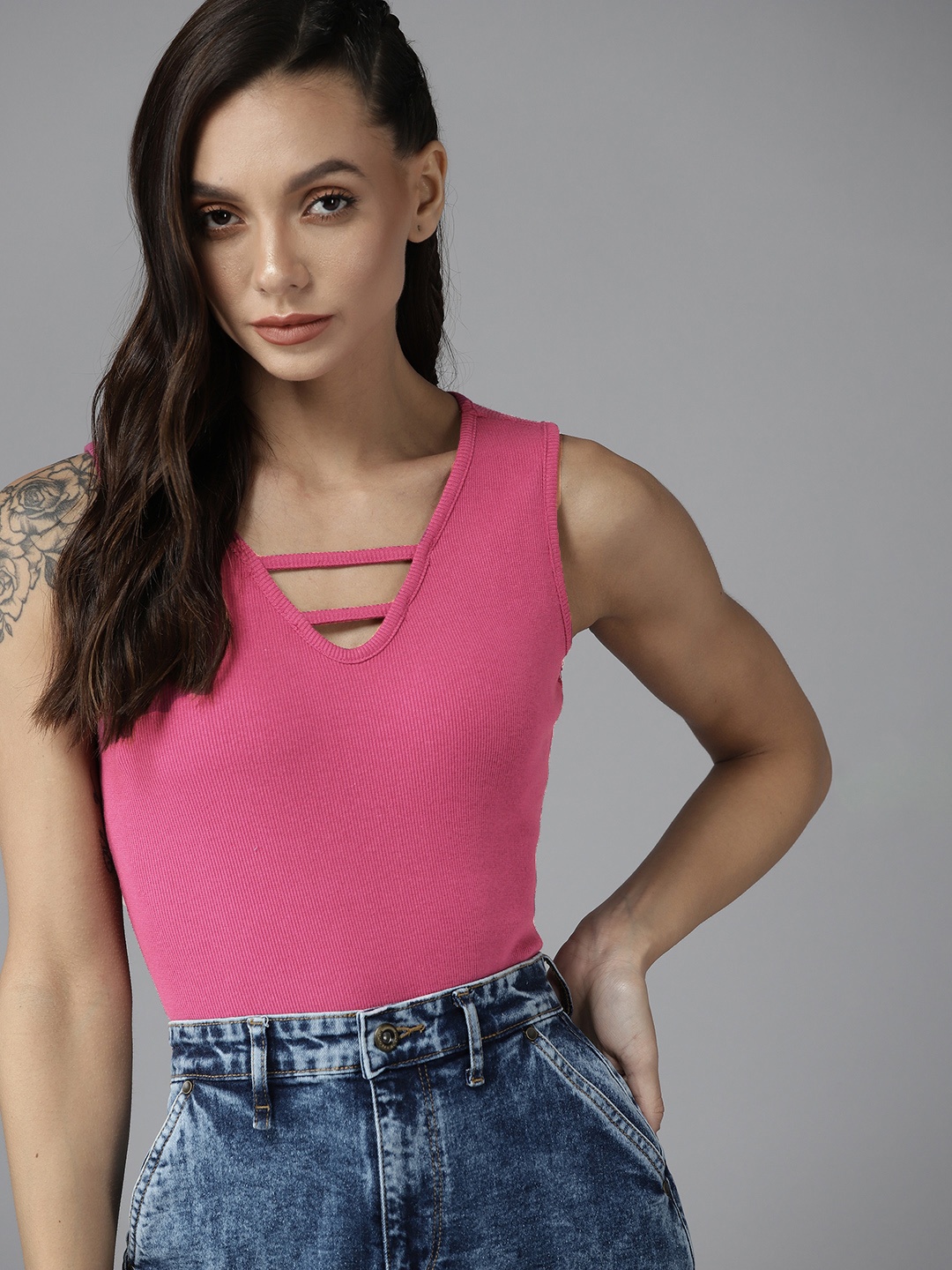 

Roadster Women Fuchsia Solid Ribbed Neck Detail Knitted Top