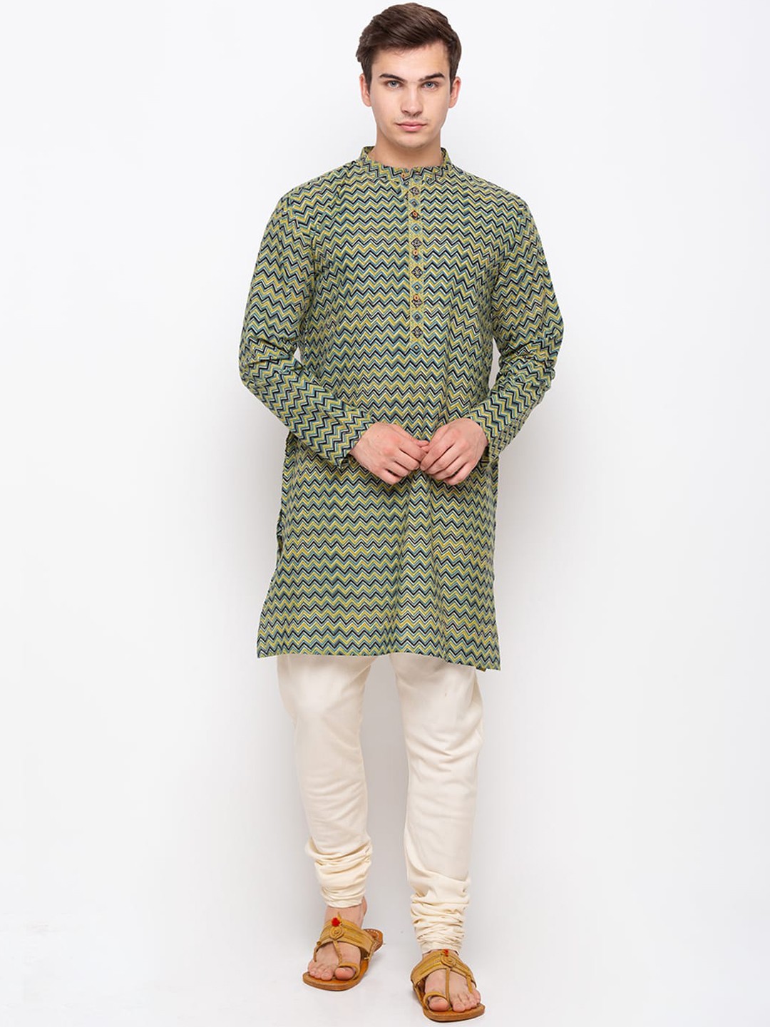 

Globus Men Green Chevron Striped Pure Cotton Kurta